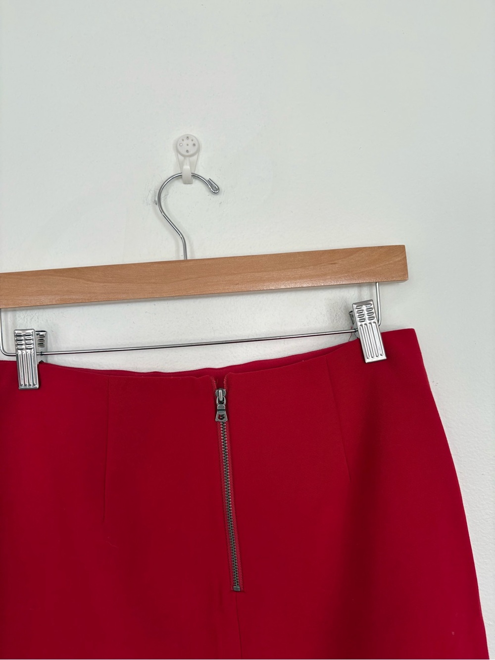 Alice + Olivia || Semira Pleated Mini Skirt in Deep Ruby Red 6 - Picture 5 of 9